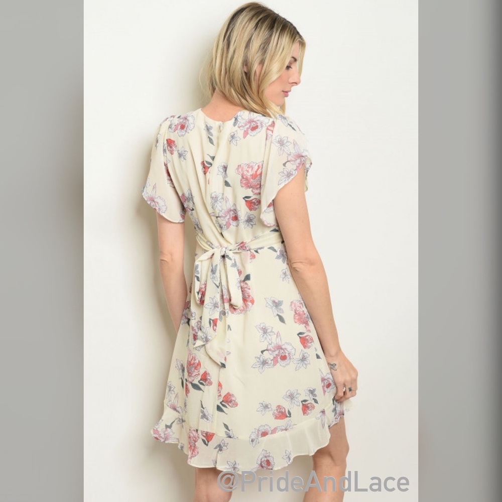 LAST 1 🌸Ivory Floral Wrap Dress🌸 - Picture 2 of 2